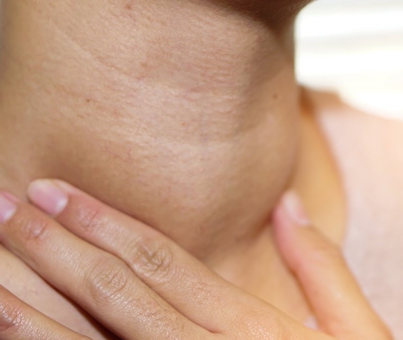 Boyundaki minik et benleri sadece estetik bir detay değil