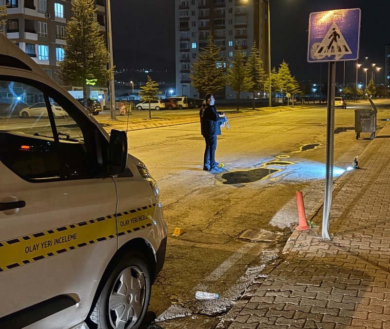 Kayseri'de bıçaklı kavgada ağabey-kardeş yaralandı: 2 yaralı