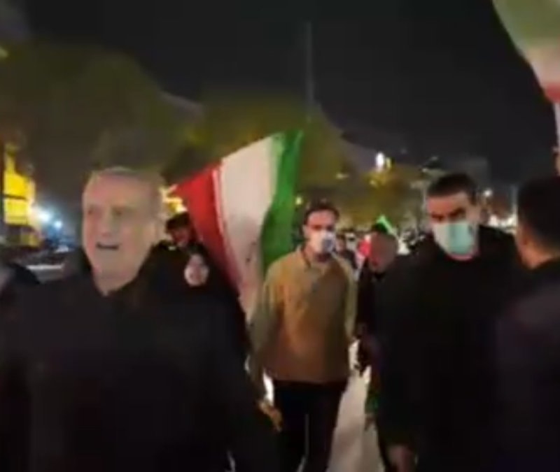 Mesud Pezeşkiyan ile Abbas Arakçi, Tahran’daki gösterilere katıldı