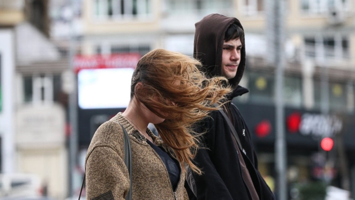 Yurt genelinde sıcaklıklar mevsim normallerinde: Kuvvetli rüzgar etkili olacak