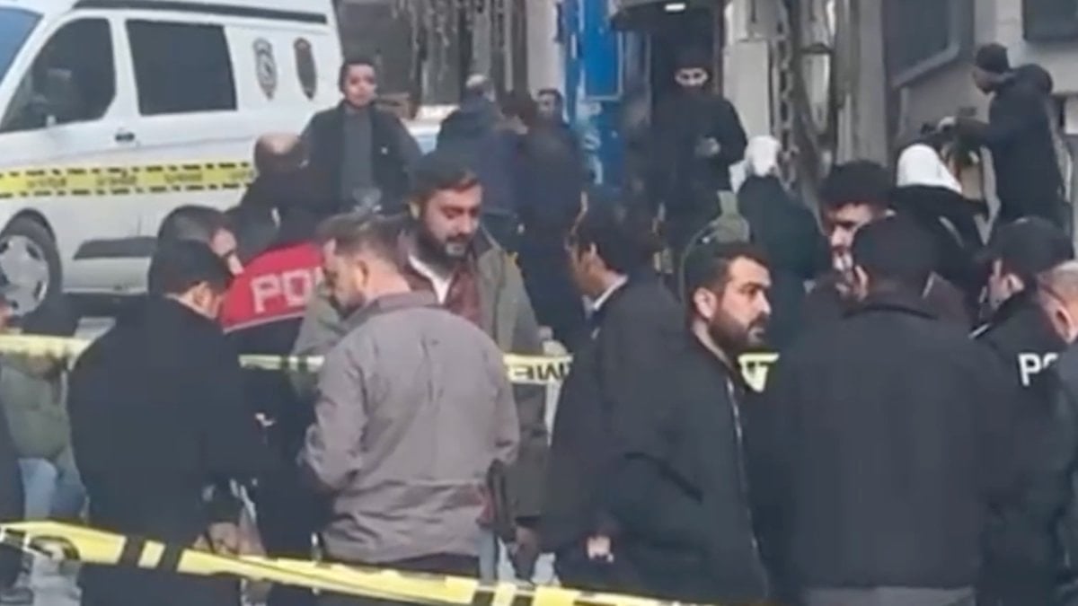 İstanbul'da sokak ortasında silahlı saldırıya uğrayan kurye kurtarılamadı