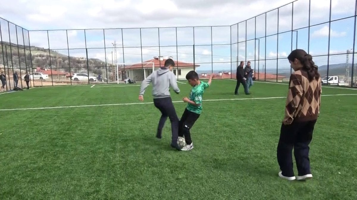 Adıyaman'da depremzede çocukların halı saha hayali gerçek oldu