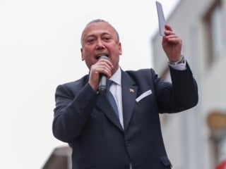 Özkan Yalım'ın sevgilisinin yurt dışı seyahatleri