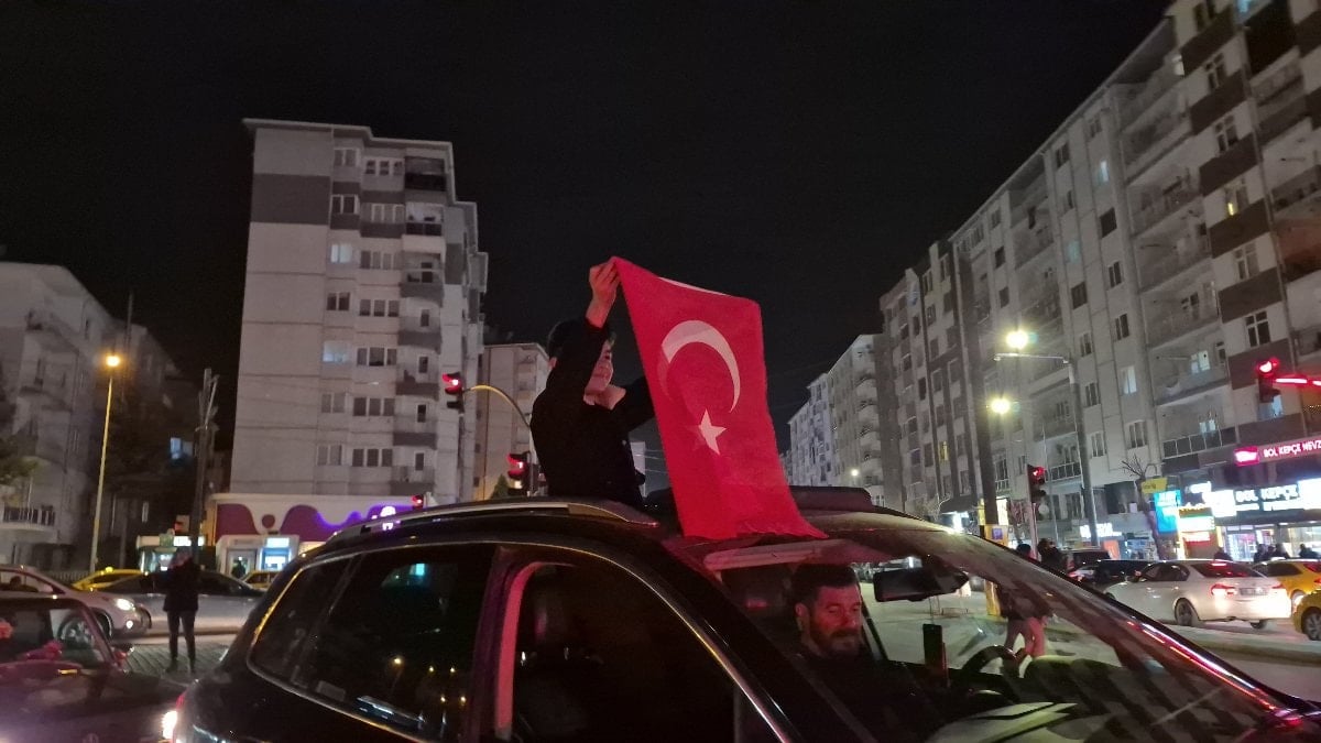 Dünya Kupası sevinci Eskişehir’i sardı: Kutlamaların en renkli anları çocuklardan