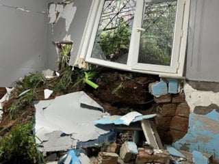 Maltepe'de toprak kaymasında ev kullanılamaz hale geldi