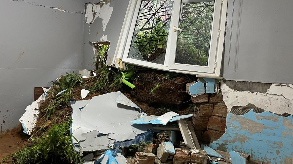 Maltepe'de toprak kaymasında ev kullanılamaz hale geldi
