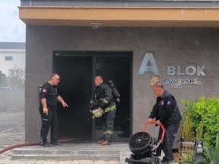 Antalya'da lüks dairede korkutan yangın