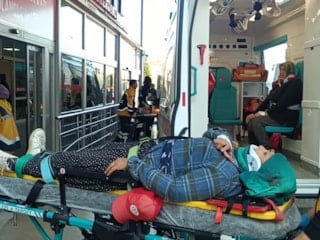 Adana'da tarım işçilerini taşıyan minibüs kaza yaptı