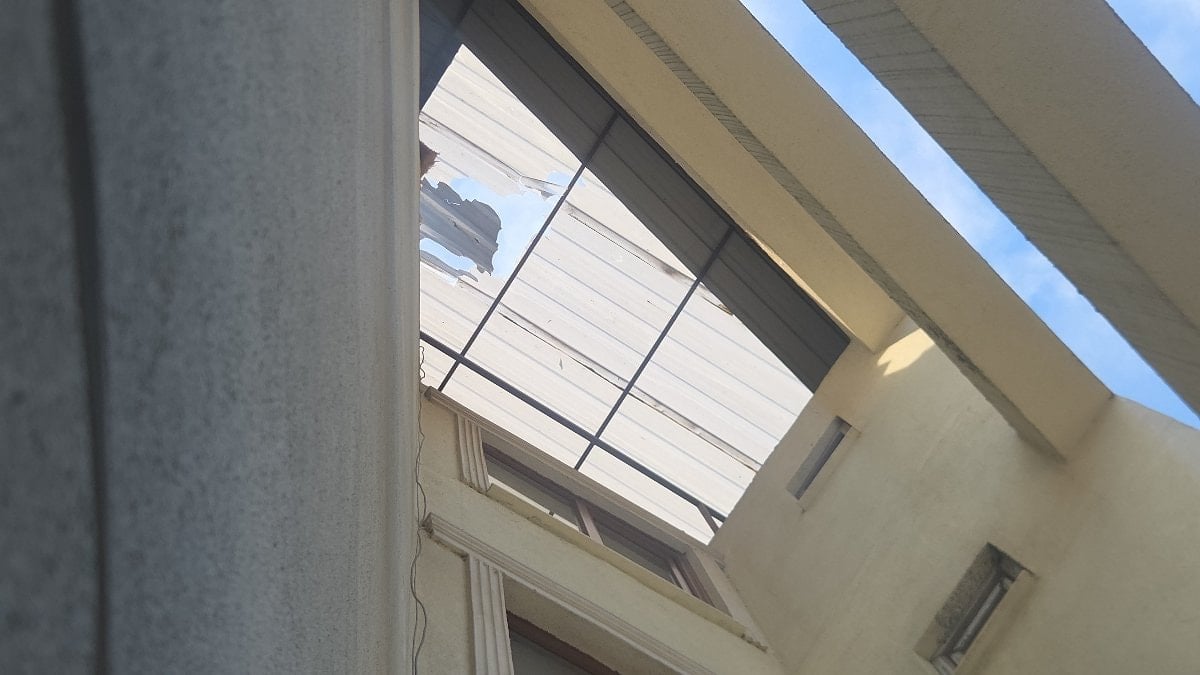 Bursa'da tamir için çıktığı çatıdan düştü