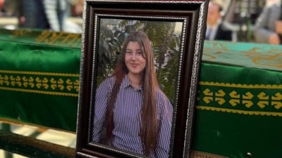 CHP'li başkanın tacizini ifşa eden ve hayatını kaybeden kız, defnedildi