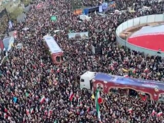 Tahran'da hayatını kaybeden denizciler için cenaze töreni düzenlendi