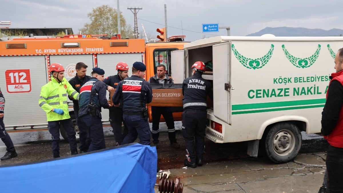 Aydın'da trafik kazasında devrilen elektrik direğinin altında kalarak can verdi