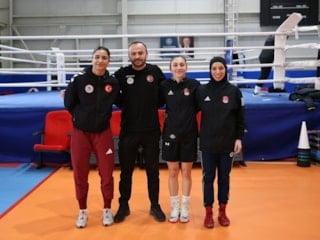 Kadın Boks Milli Takımı'ndan 4 sporcu Azerbaycan'da yumruk sallayacak