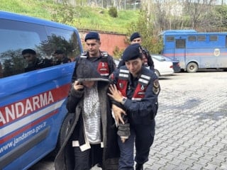Karabük'te tartıştığı kocasını av tüfeğiyle başından vurdu: Gözaltına alındı