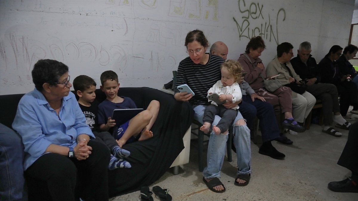 Tel Aviv'de gün boyu sirenler çaldı: İsrailliler sığınaklardan çıkamadı