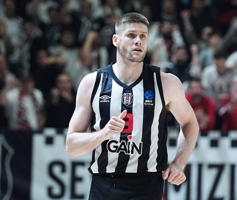 Beşiktaş'ta Conor Morgan sakatlandı