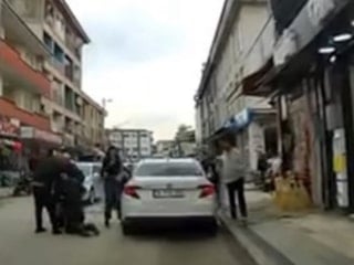 Düzce'de yaşlı adama çarptıktan sonra şoför değiştirip uzaklaştılar
