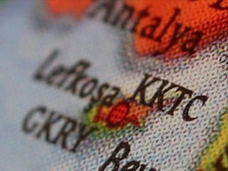 KKTC'de Rum tarafından sivillere taş ve patlayıcı madde atıldı