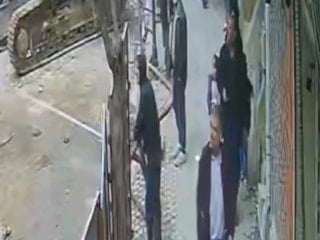 İstanbul'da Zeytinburnu'nda yıkım sırasında kafasına beton parçası isabet eden çocuk öldü