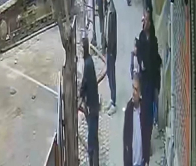 İstanbul'da Zeytinburnu'nda yıkım sırasında kafasına beton parçası isabet eden çocuk öldü