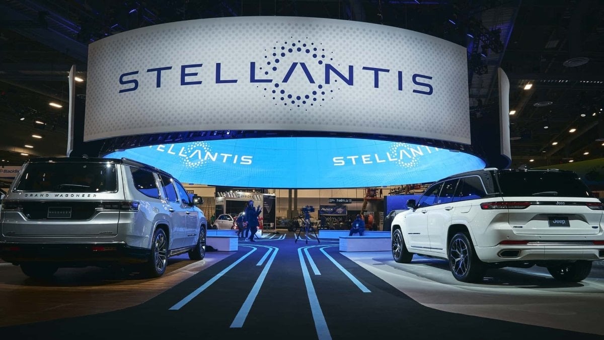 Stellantis, yangın riski nedeniyle 700 bin aracı geri çağırıyor