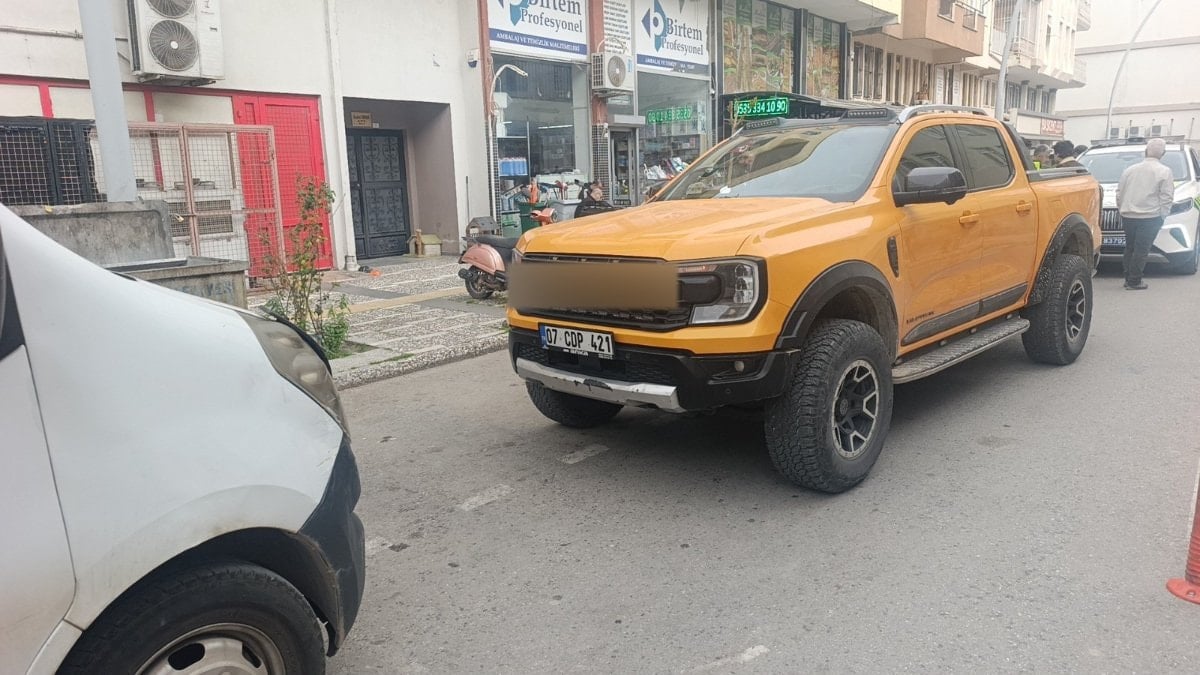 Antalya’da hafif çarpışmada polis çağıran sürücüye park cezası