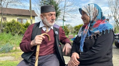 Düzceli Adem Dede'den eşi için yıllara meydan okuyan aşk gösterisi