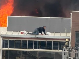 Bursa’da çatı yangını: İşçiler son anda kurtarıldı