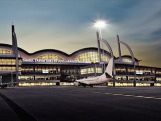 Uçakta ‘canlı bomba’ şakası pahalıya patladı: 4 yıl 2 ay hapis cezası