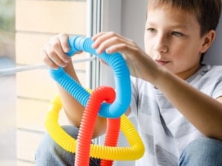 Sessiz otizm gerçeği: Belirtiler görünmediği için geç fark ediliyor