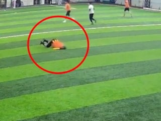 Siirt'te halı sahada kalp krizi geçiren şahıs hayatını kaybetti