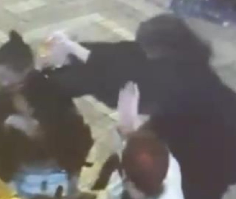 İstanbul'da üzerine kolonya döktüğü kadını yakan sanık hakim karşısına çıktı