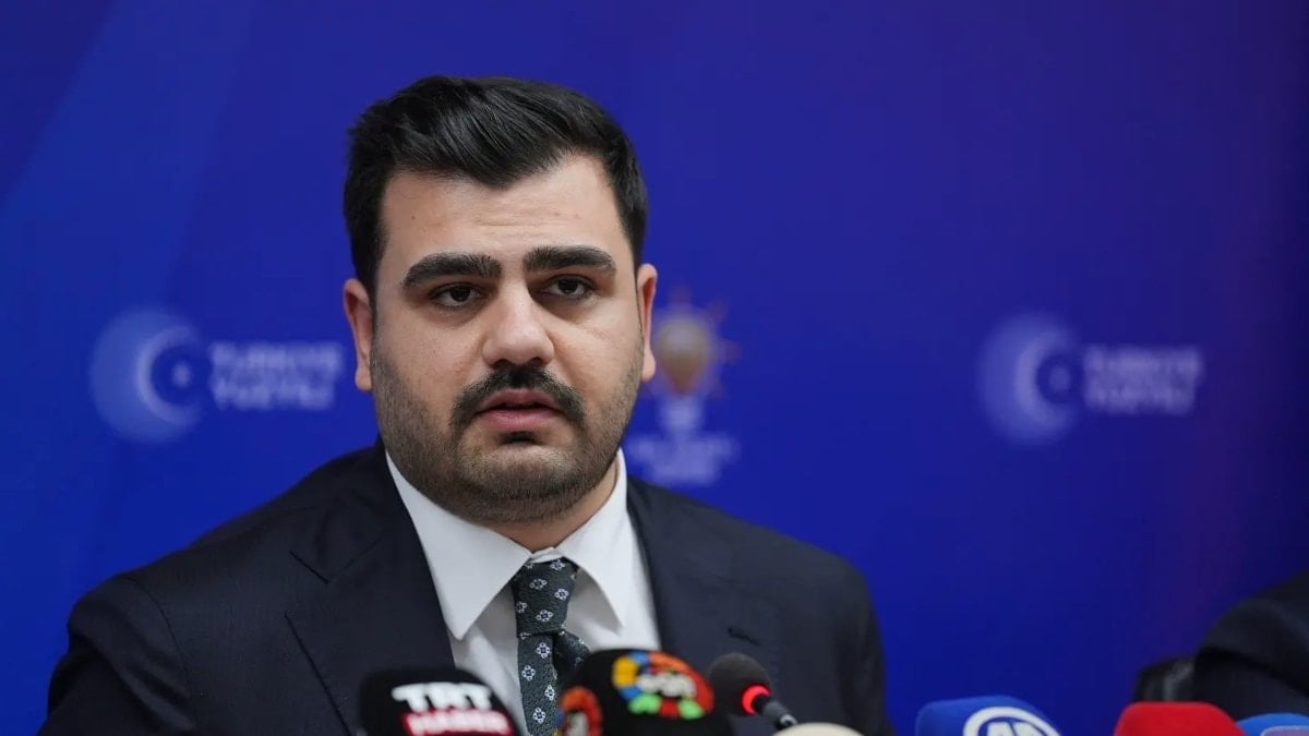 Eyyüp Kadir İnan'dan Özgür Özel'e: Pavyonlar kralının yakın arkadaşı