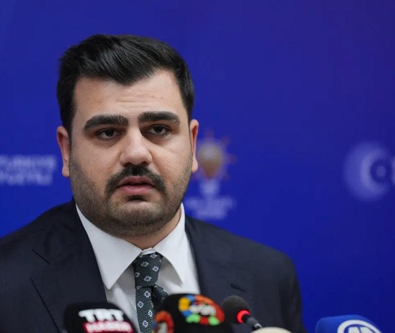 Eyyüp Kadir İnan'dan Özgür Özel'e: Pavyonlar kralının yakın arkadaşı