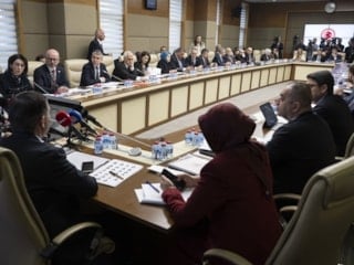 TBMM'de kabul edildi: Anne ve babaların doğum izni artıyor