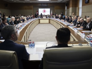 Sosyal medyaya 15 yaş sınırı: TBMM'de kabul edildi