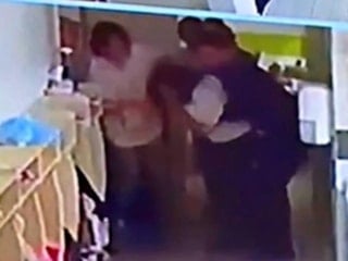 Kayseri'de boğazına yemek kaçan öğretmenin yardımına meslektaşı koştu