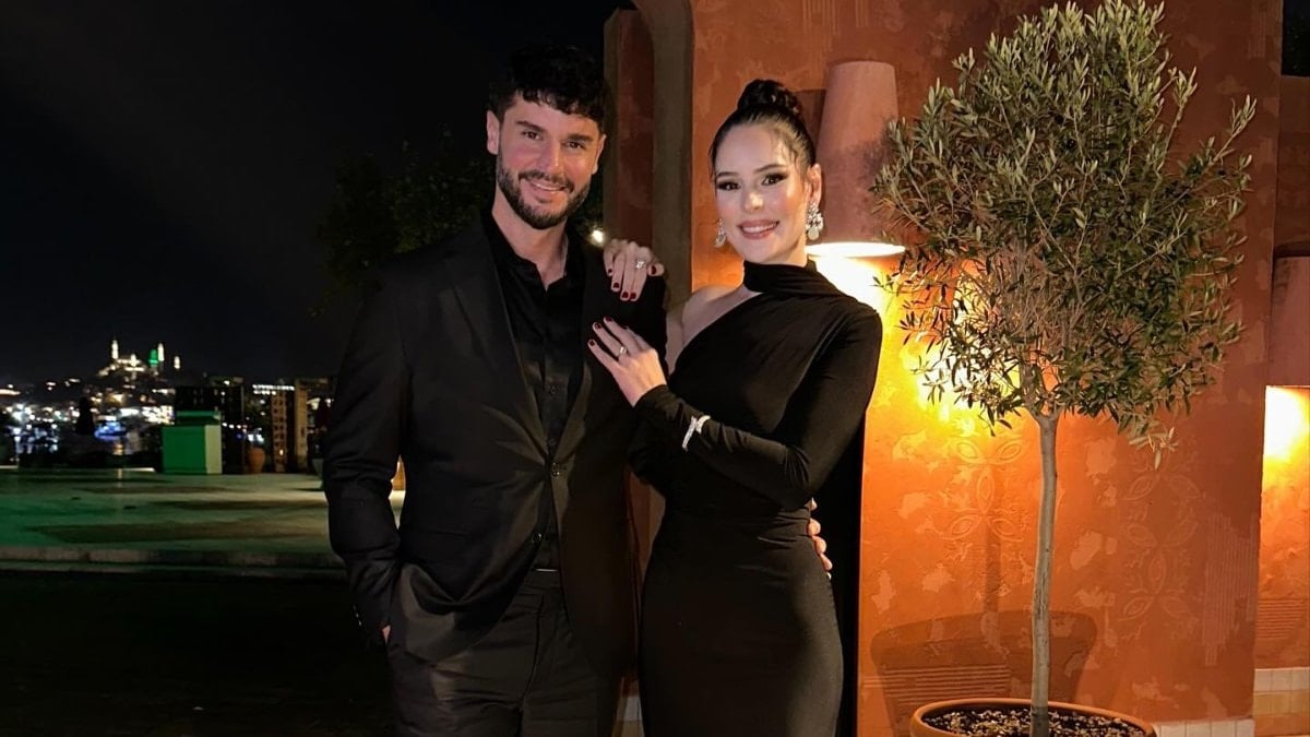 Boşanacakları iddia edilmişti! Berk Oktay'dan eşine romantik kutlama