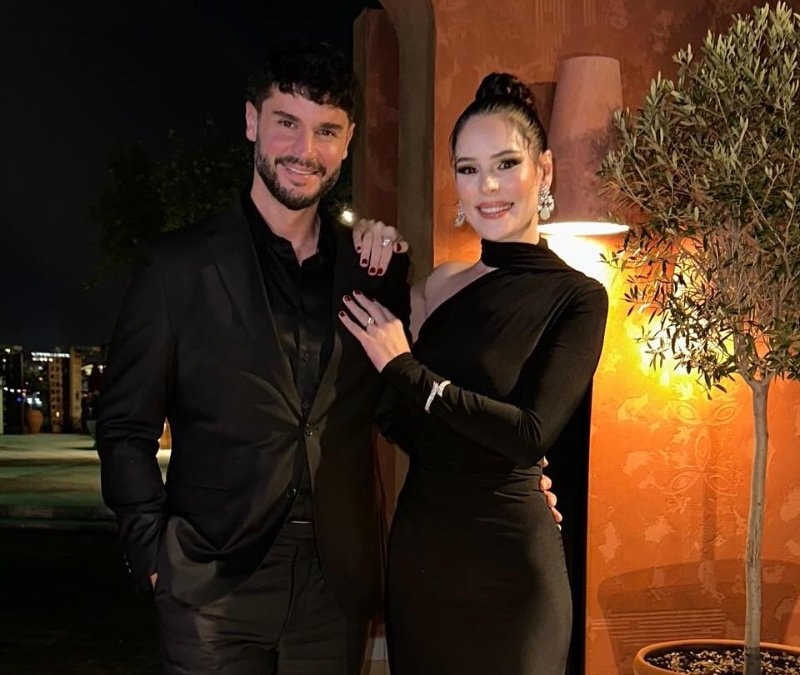 Boşanacakları iddia edilmişti! Berk Oktay'dan eşine romantik kutlama