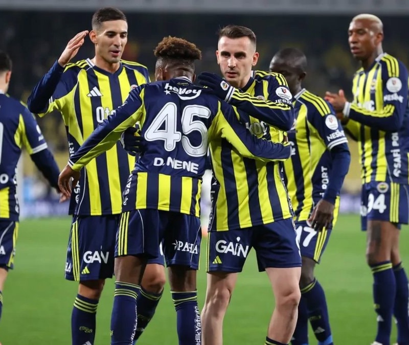 Fenerbahçe'ye derbi öncesi müjde