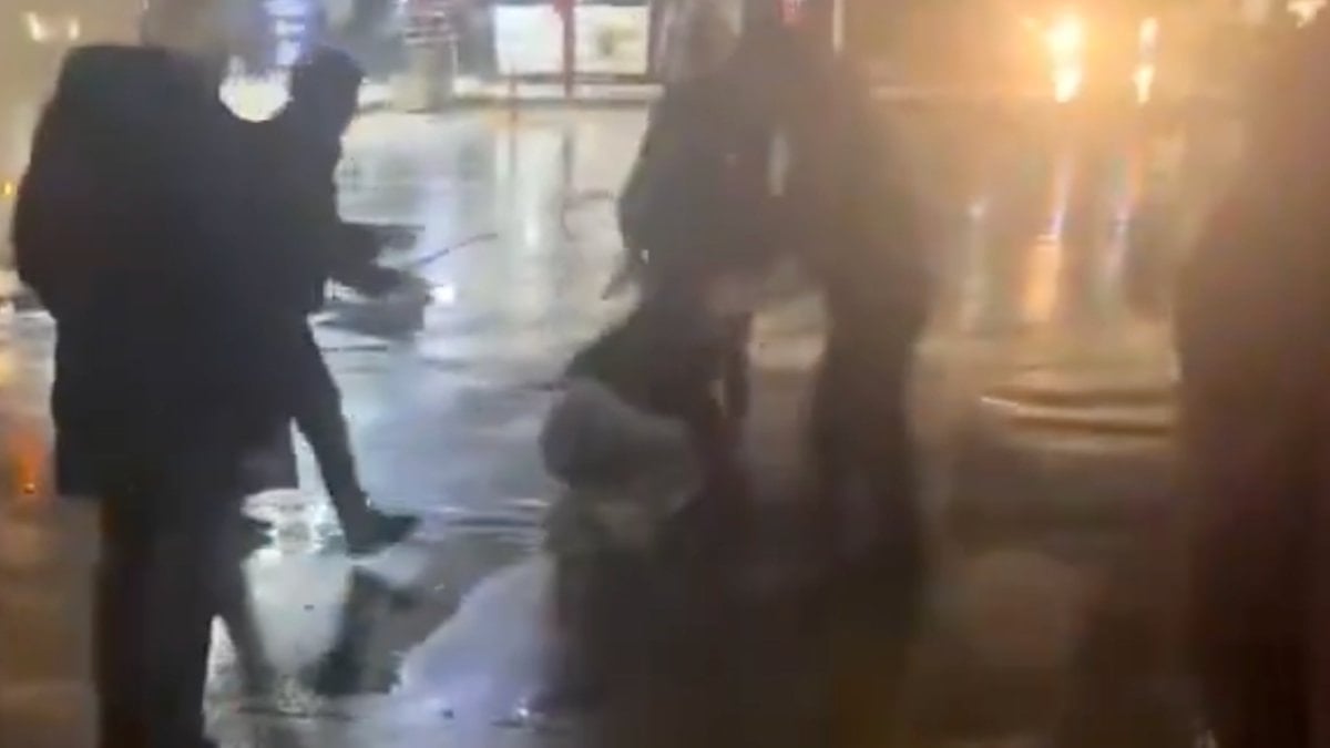 Kocasıyla ilgili özel bilgileri paylaştı: Evi terk edince otobüs terminalinde yalvardı