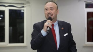 Uşak Belediyesi'nde çalışanların Özkan Yalım'ın pavyonundaki görevleri