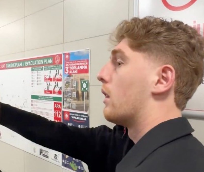 Metehan Baltacı, Mert Hakan Yandaş'a destek için adliyeye geldi