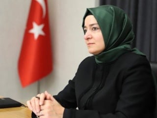 Betül Sayan Kaya'dan Aylin Nazlıaka'ya zor sorular