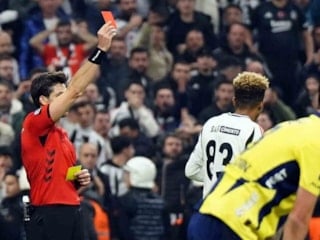 Fenerbahçe-Beşiktaş derbilerinde kart sayıları dikkati çekiyor