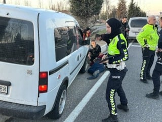 Kütahya'da çarptıktan sonra yaralının başından ayrılmadı