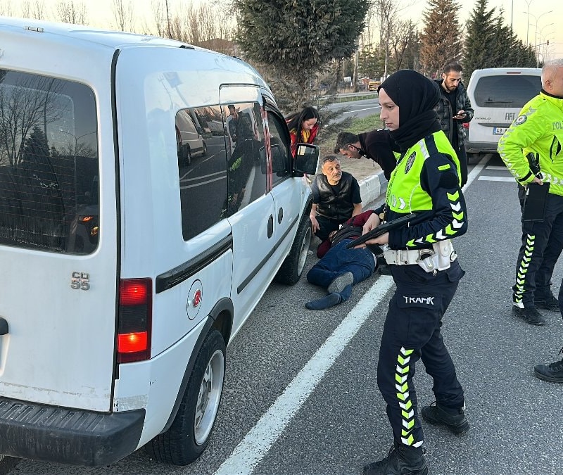 Kütahya'da çarptıktan sonra yaralının başından ayrılmadı