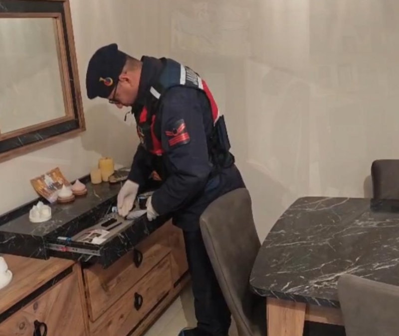 Tunceli'de kendilerini polis ve savcı olarak tanıtıp 2 milyonluk vurgun yaptılar