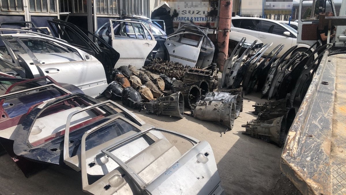 Sakarya'da 'change' oto parçası operasyonu: 2 milyonluk zararın önüne geçildi