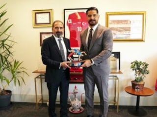 Taha Akgül, TFF Başkan Vekili Mecnun Otyakmaz'ı ziyaret etti